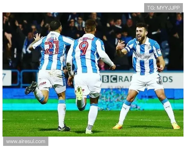 伯恩茅斯与哈德斯菲尔德比赛精彩回顾及最终比分分析